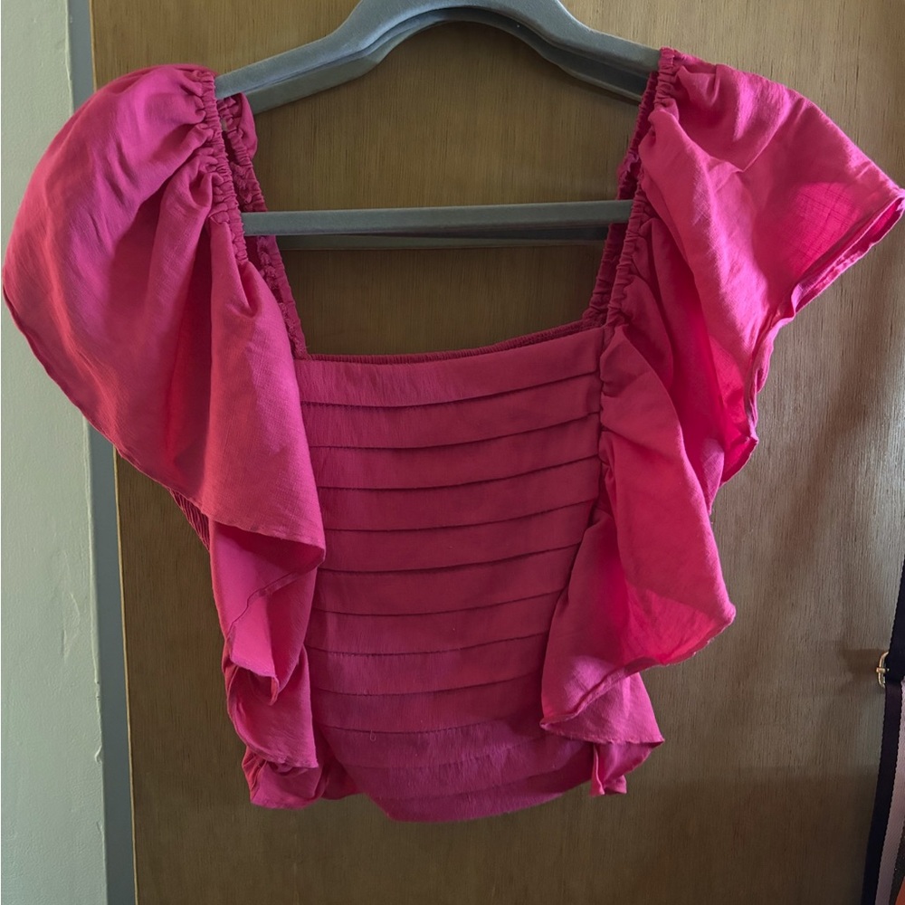 Vestique pink cropped top